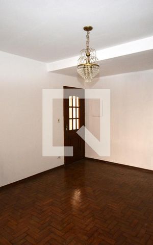 Casa à venda com 116m², 2 quartos e 2 vagasSala