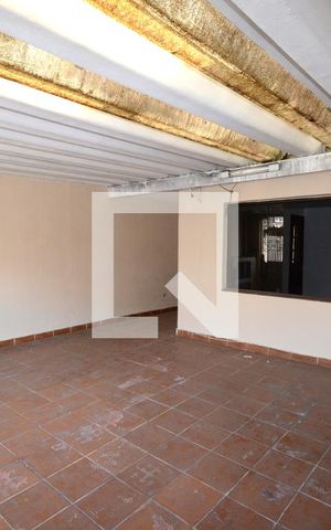 Casa à venda com 116m², 2 quartos e 2 vagasGaragem