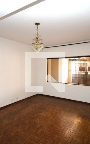 Casa à venda com 116m², 2 quartos e 2 vagasSala