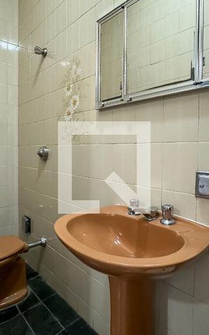 Casa à venda com 360m², 4 quartos e sem vaga Casa à venda com 360m², 4 quartos e sem vagaBanheiro da Suíte
