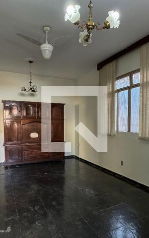 Casa à venda com 360m², 4 quartos e sem vaga Casa à venda com 360m², 4 quartos e sem vagaSala