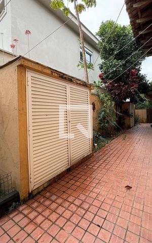 Casa de condomínio à venda com 1100m², 3 quartos e 8 vagasÁrea de Serviço