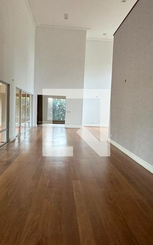 Casa de condomínio à venda com 1100m², 3 quartos e 8 vagasSala