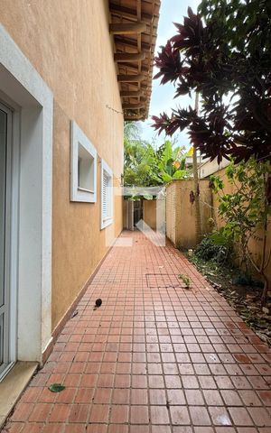 Casa de condomínio à venda com 1100m², 3 quartos e 8 vagasÁrea de Serviço