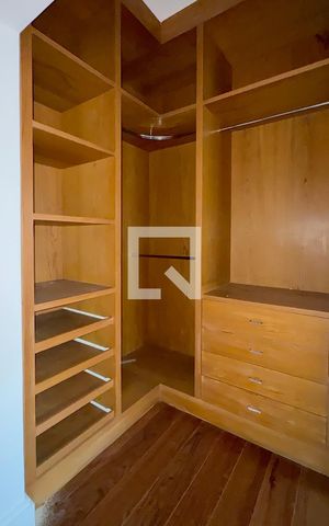 Casa de condomínio à venda com 1100m², 3 quartos e 8 vagasCloset da suíte 1