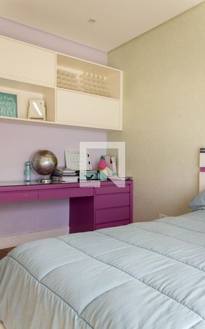 Casa de condomínio à venda com 580m², 4 quartos e 8 vagas Casa de condomínio à venda com 580m², 4 quartos e 8 vagasSuíte 3