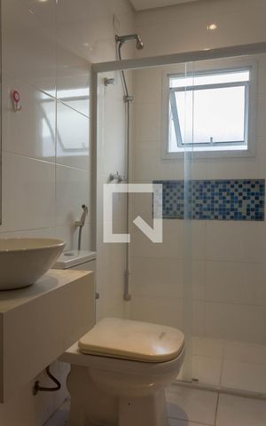 Casa de condomínio à venda com 580m², 4 quartos e 8 vagas Casa de condomínio à venda com 580m², 4 quartos e 8 vagasBanheiro
