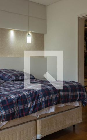 Casa de condomínio à venda com 580m², 4 quartos e 8 vagas Casa de condomínio à venda com 580m², 4 quartos e 8 vagasSuíte 1