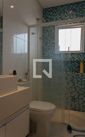 Casa de condomínio à venda com 580m², 4 quartos e 8 vagas Casa de condomínio à venda com 580m², 4 quartos e 8 vagasBanheiro da Suíte 2