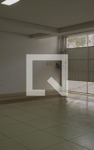 Casa de condomínio à venda com 580m², 4 quartos e 8 vagas Casa de condomínio à venda com 580m², 4 quartos e 8 vagasGaragem