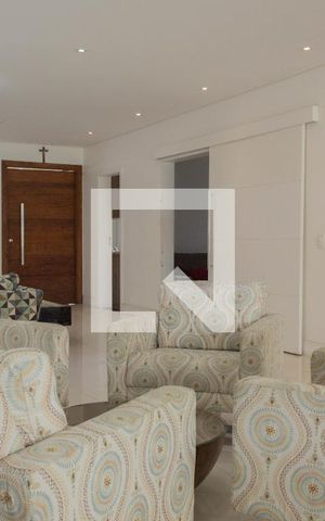 Casa de condomínio à venda com 580m², 4 quartos e 8 vagas Casa de condomínio à venda com 580m², 4 quartos e 8 vagasSala