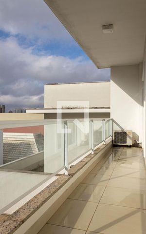 Casa de condomínio à venda com 580m², 4 quartos e 8 vagas Casa de condomínio à venda com 580m², 4 quartos e 8 vagasVaranda da Suíte 3