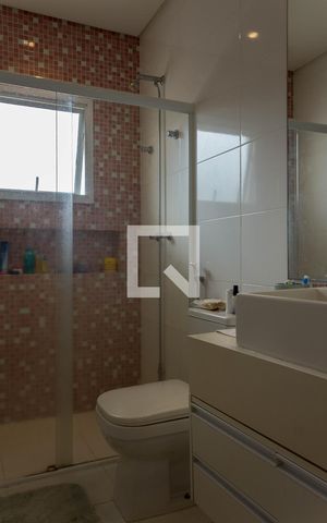 Casa de condomínio à venda com 580m², 4 quartos e 8 vagas Casa de condomínio à venda com 580m², 4 quartos e 8 vagasBanheiro da Suíte 3
