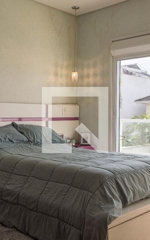 Casa de condomínio à venda com 580m², 4 quartos e 8 vagas Casa de condomínio à venda com 580m², 4 quartos e 8 vagasSuíte 3