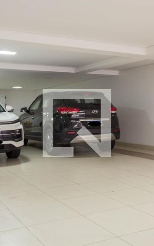 Casa de condomínio à venda com 580m², 4 quartos e 8 vagas Casa de condomínio à venda com 580m², 4 quartos e 8 vagasGaragem
