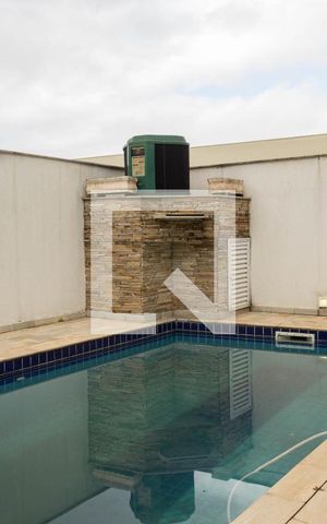 Casa de condomínio à venda com 580m², 4 quartos e 8 vagas Casa de condomínio à venda com 580m², 4 quartos e 8 vagasÁrea comum - Piscina
