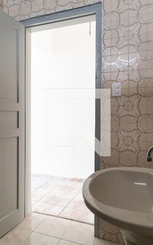 Casa à venda com 125m², 2 quartos e 1 vaga Casa à venda com 125m², 2 quartos e 1 vagaBanheiro