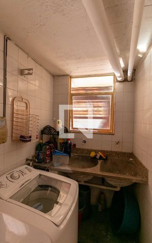 Casa à venda com 350m², 3 quartos e 4 vagas Casa à venda com 350m², 3 quartos e 4 vagasÁrea de Serviço