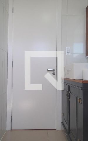 Apartamento à venda com 82m², 2 quartos e 2 vagas Apartamento à venda com 82m², 2 quartos e 2 vagasBanheiro da Suíte