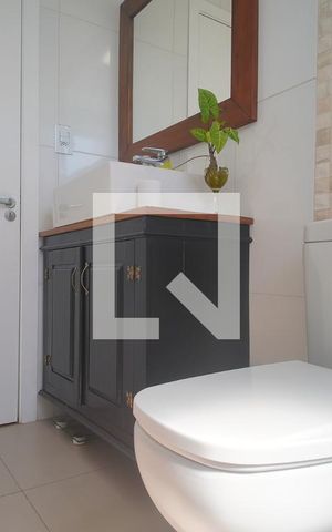 Apartamento à venda com 82m², 2 quartos e 2 vagas Apartamento à venda com 82m², 2 quartos e 2 vagasBanheiro da Suíte