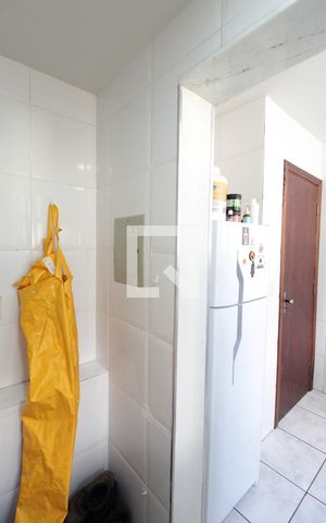 Apartamento à venda com 93m², 2 quartos e 2 vagasCozinha e Área de Serviço