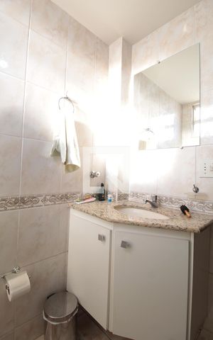 Apartamento à venda com 93m², 2 quartos e 2 vagasBanheiro Social