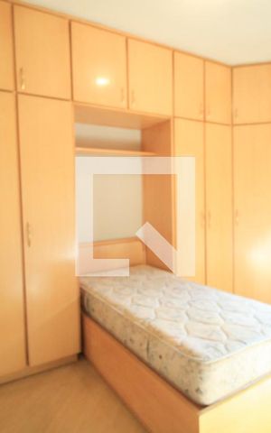 Casa à venda com 341m², 7 quartos e 2 vagas Casa à venda com 341m², 7 quartos e 2 vagasQuarto 3