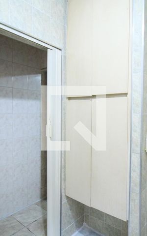 Casa à venda com 341m², 7 quartos e 2 vagas Casa à venda com 341m², 7 quartos e 2 vagasBanheiro de Serviço