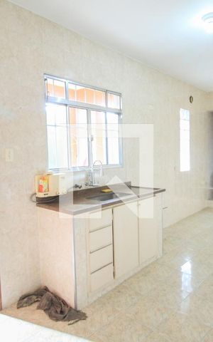 Casa à venda com 341m², 7 quartos e 2 vagas Casa à venda com 341m², 7 quartos e 2 vagasEdícula - Cozinha