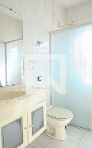 Casa à venda com 341m², 7 quartos e 2 vagas Casa à venda com 341m², 7 quartos e 2 vagasQuarto 3
