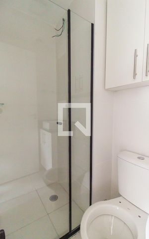 Apartamento à venda com 33m², 2 quartos e 1 vaga Apartamento à venda com 33m², 2 quartos e 1 vagaBanheiro