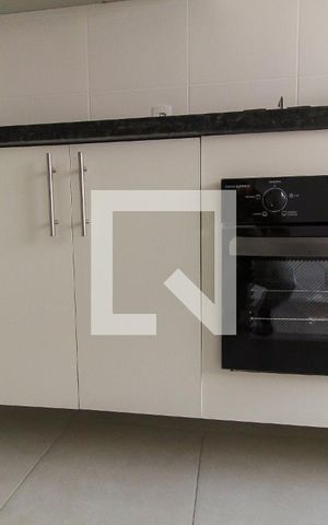 Apartamento à venda com 33m², 2 quartos e 1 vaga Apartamento à venda com 33m², 2 quartos e 1 vagaSala/Cozinha