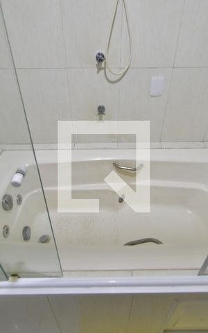 Casa à venda com 290m², 3 quartos e 4 vagasBanheiro Suíte