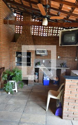 Casa à venda com 290m², 3 quartos e 4 vagasChurrasqueira