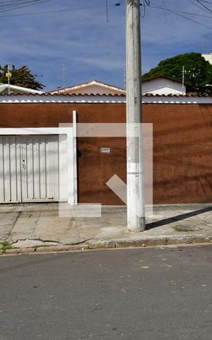 Casa à venda com 290m², 3 quartos e 4 vagasFachada