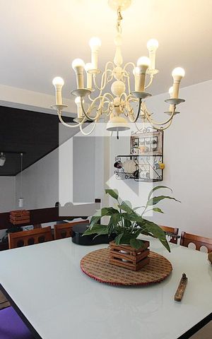 Casa à venda com 300m², 3 quartos e 6 vagasSala 3