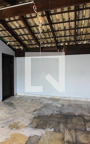 Casa à venda com 300m², 3 quartos e 6 vagasGaragem