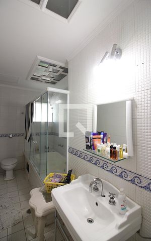 Casa à venda com 300m², 3 quartos e 6 vagasBanheiro Social