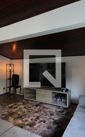 Casa à venda com 300m², 3 quartos e 6 vagasSala