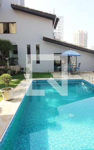 Casa à venda com 300m², 3 quartos e 6 vagasPiscina