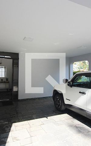 Casa à venda com 300m², 3 quartos e 6 vagasGaragem