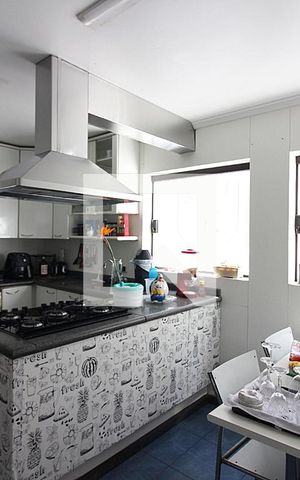 Casa à venda com 300m², 3 quartos e 6 vagasCozinha