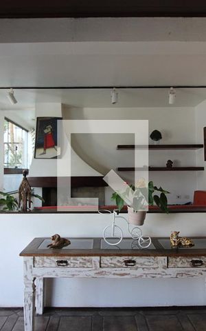 Casa à venda com 300m², 3 quartos e 6 vagasSala