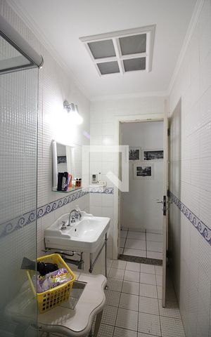 Casa à venda com 300m², 3 quartos e 6 vagasBanheiro Social
