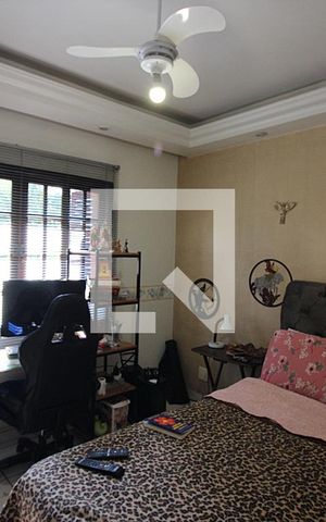 Casa à venda com 300m², 3 quartos e 6 vagasQuarto 2 - Suíte