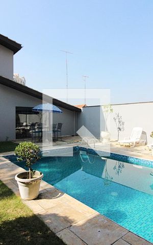 Casa à venda com 300m², 3 quartos e 6 vagasPiscina