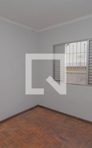 Casa à venda com 159m², 5 quartos e 2 vagas Casa à venda com 159m², 5 quartos e 2 vagasQuarto 4