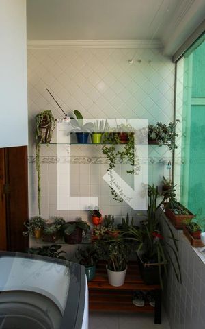 Casa à venda com 264m², 3 quartos e 6 vagas Casa à venda com 264m², 3 quartos e 6 vagasÁrea de Serviço