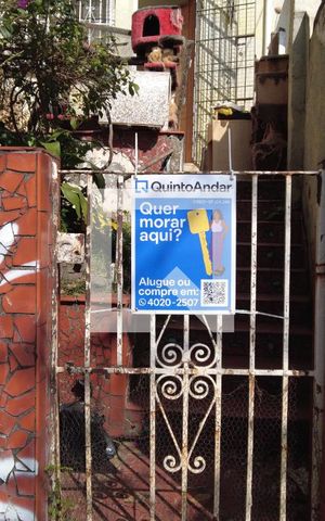 Casa à venda com 70m², 2 quartos e sem vagaPlaquinha