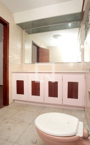 Casa à venda com 350m², 3 quartos e 1 vagaBanheiro Quarto 1 Suíte